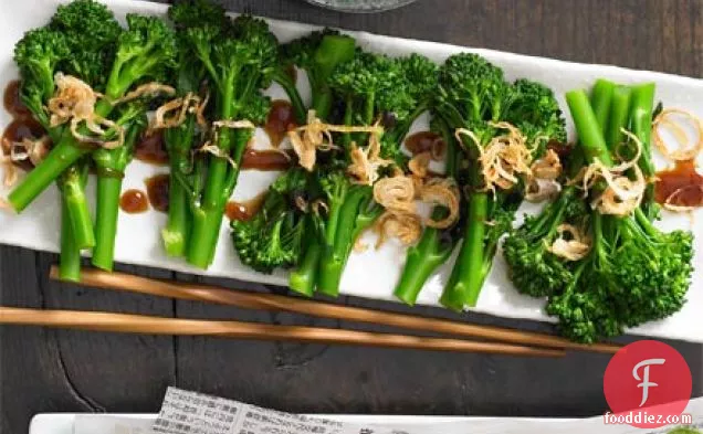 Thin-stemmed broccoli with hoisin sauce & fried shallots