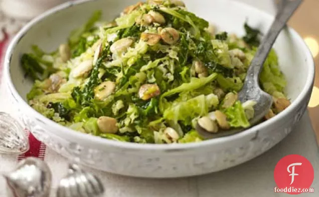 Savoy cabbage with almonds