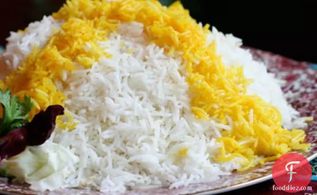 फारसी उबले हुए सफेद चावल (चेलो)
