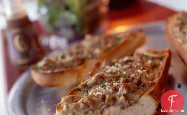 French-Bread Pizza with Sausage, Clams, and Mushrooms