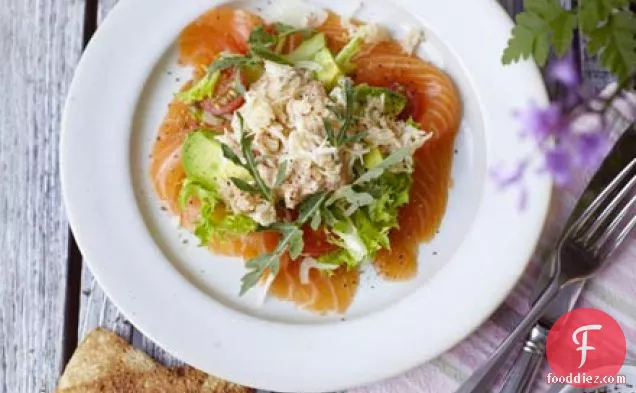 Smoked salmon salad with crab dressing