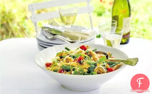 Thai chicken noodle salad