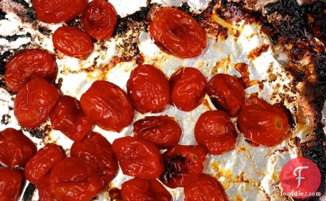 भुना हुआ टमाटर, एवोकैडो और पेस्टो के साथ क्विनोआ