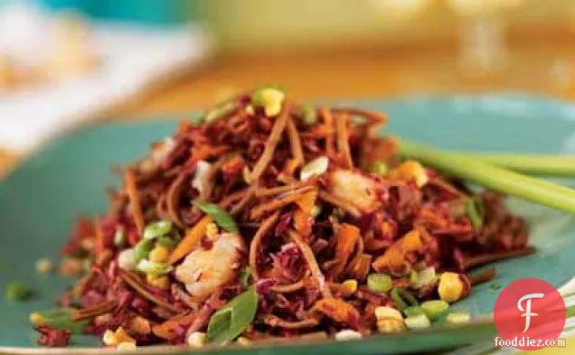 मूंगफली ड्रेसिंग के साथ सोबा और स्लाव सलाद