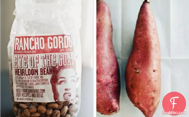 चिली बीन्स के साथ बेक्ड शकरकंद