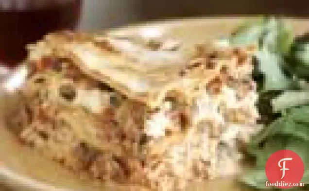 मशरूम, सॉसेज और भुना हुआ लाल मिर्च लसग्ना