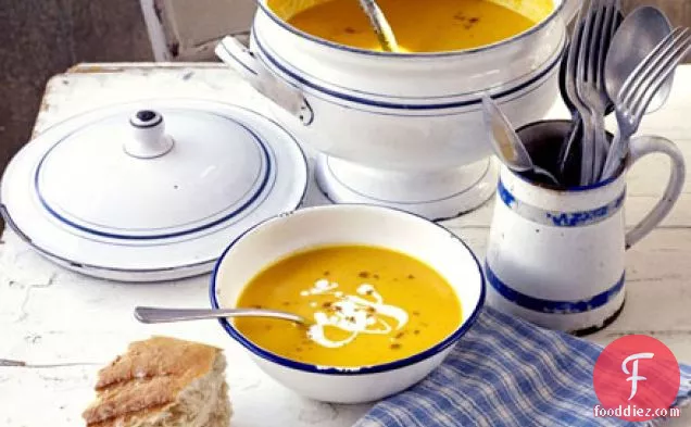 Lightly spiced carrot soup