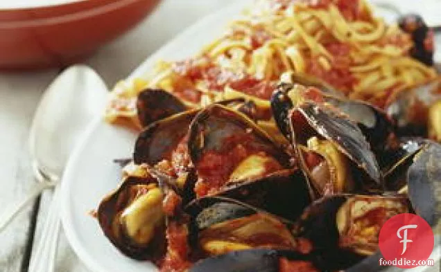 Mussels In Roasted Red Pepper Sauce