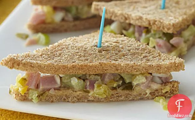 मिनी हैम-सलाद सैंडविच