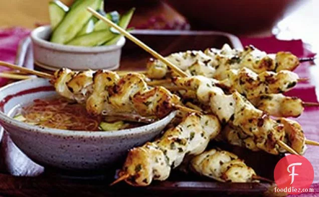 Chicken skewers with cucumber & shallot dip