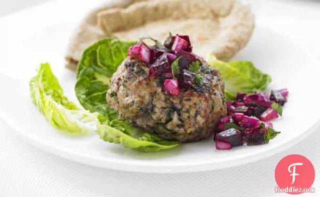 Turkey burgers with beetroot relish