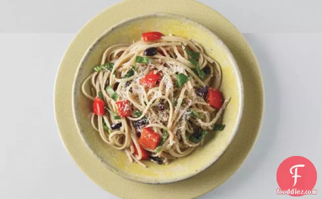 Linguine With Red Bell Peppers And Kalamata Olives