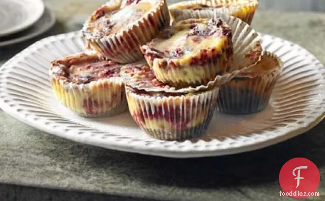 Cranberry ripple cheese-cupcakes