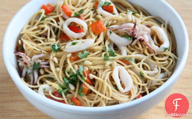 Spaghetti With Squid, Bell Pepper, And Lemon