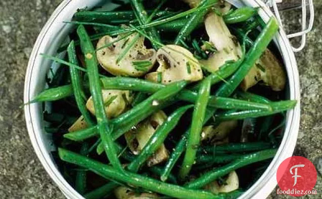Green beans & mushrooms with tangy soy dressing