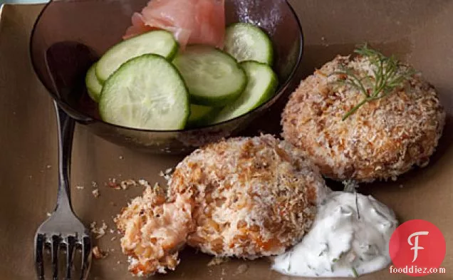 Salmon Cakes with Dill Sauce