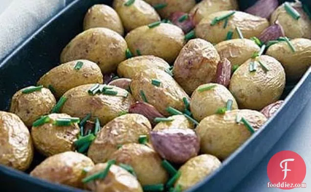 Roasties with garlic & chives