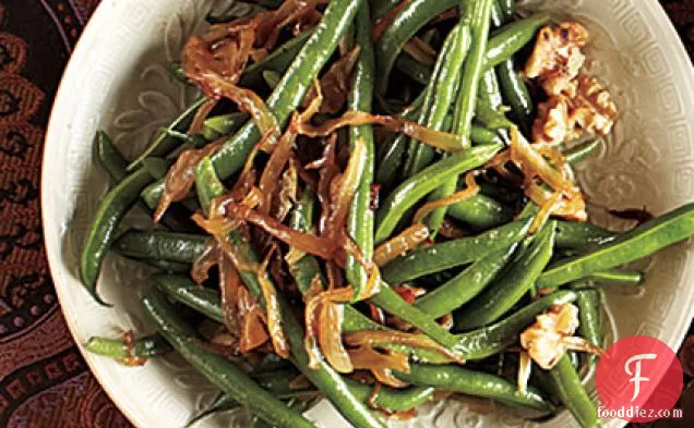 Green Beans with Caramelized Onions and Walnuts