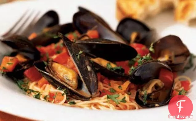 Angel Hair Pasta with Mussels and Red Pepper Sauce