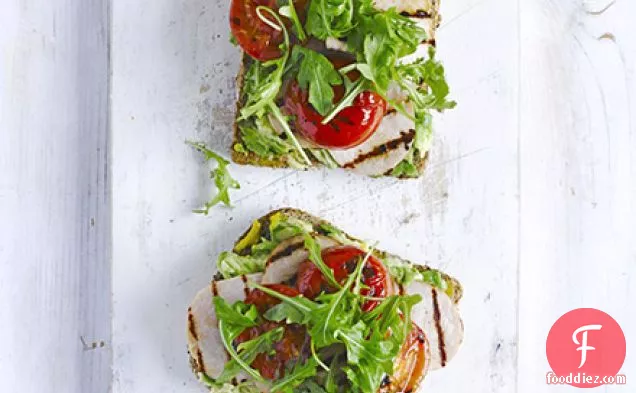 Smoky rashers & tomatoes on toast