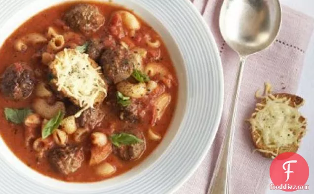 Pasta & meatball soup with cheesy croutons
