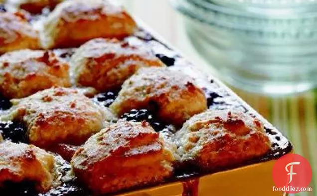 Momma Daisy’s Peach and Blackberry Cobbler