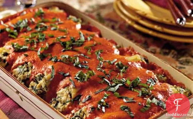 Chicken Cannelloni with Roasted Red Bell Pepper Sauce