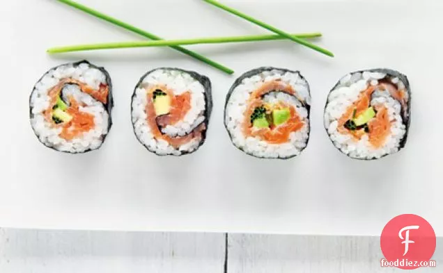 Smoked salmon & avocado sushi