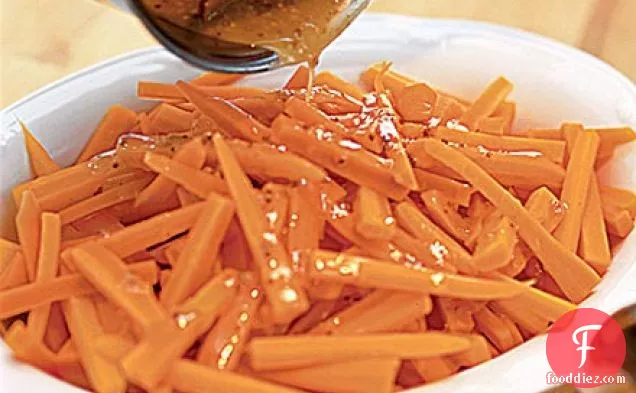 मेपल-सरसों घुटा हुआ गाजर