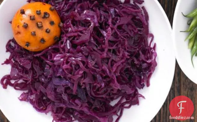 Mulled red cabbage with clementines