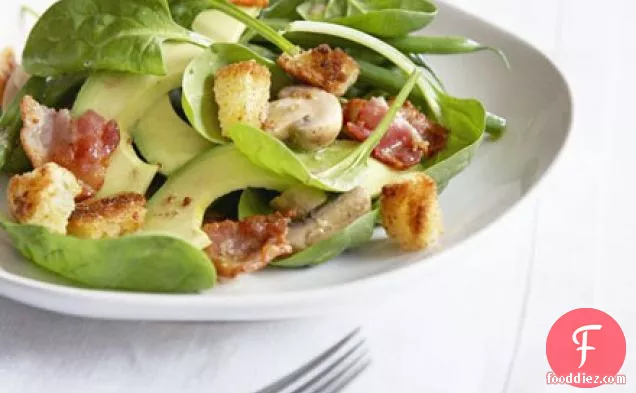 Baby spinach & bacon bistro salad
