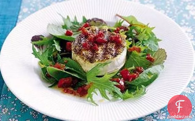 Peppery goat's cheese with SunBlush salad
