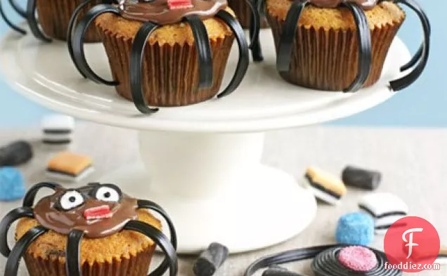 Spooky spider cakes