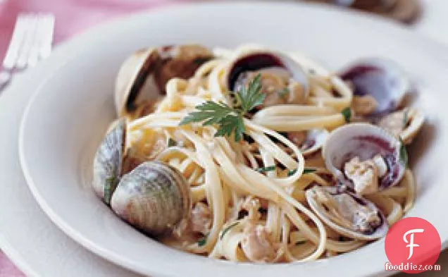 Linguine with Clams and Fresh Herbs