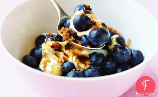 Blueberries with Brown Sugar Cream