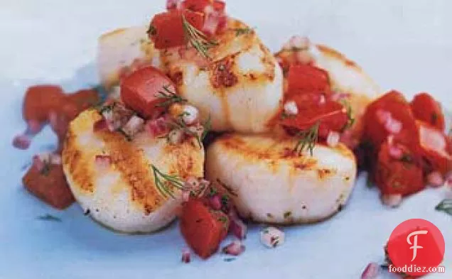 Grilled Scallops with Tomato-Onion Relish