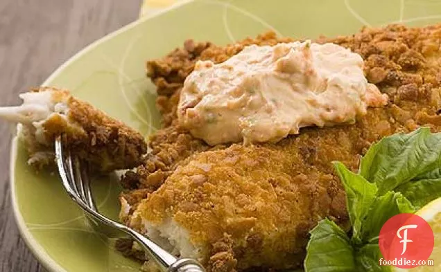 धूप में सुखाए गए टमाटर एओली के साथ टस्कन कैटफ़िश