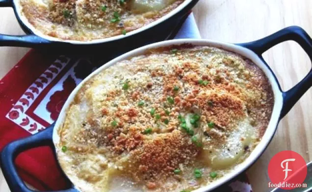 कैटफ़िश और आलू पाई (पेस्टल डे बागरे वाई पापा)