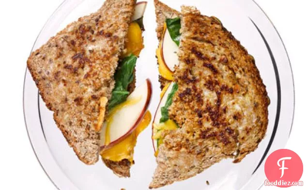 Grilled Cheddar with Apples