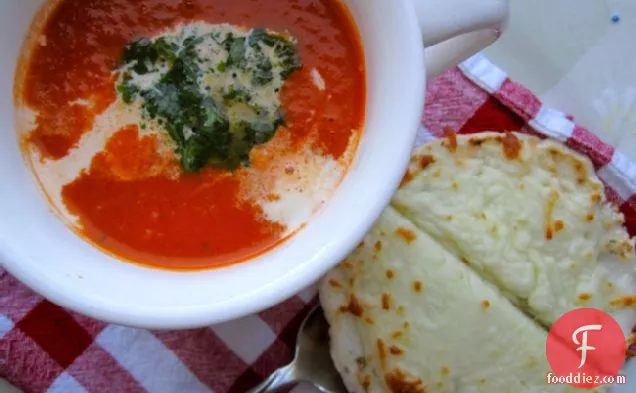 Sopa o Crema de Tomate con Albahaca (Tomato and Basil Soup)