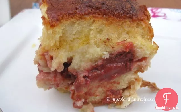 Torta de Pan Mojicón (Mojicón Bread Pudding Cake)