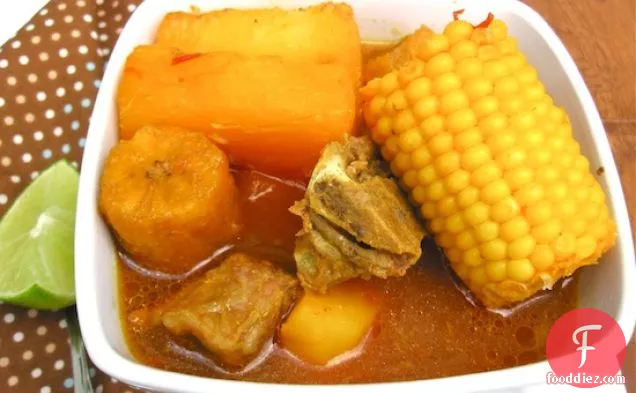 सैंकोचो डी सेर्डो (कोलम्बियाई पोर्क सूप)