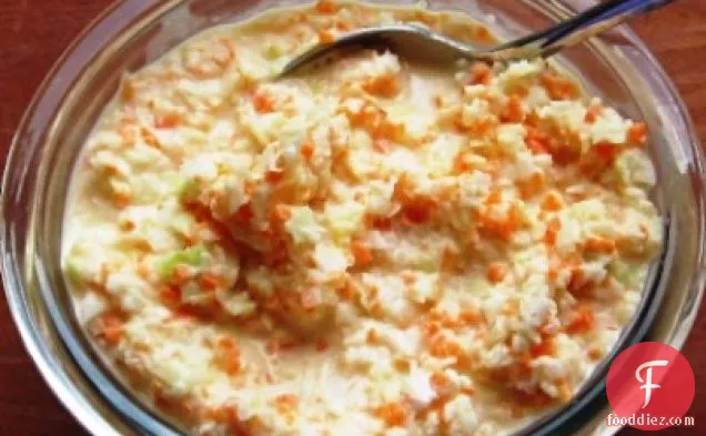 कोलम्बियाई कोलेस्लो (एनसलाडा डी रिपोलो वाई ज़ानाहोरिया)