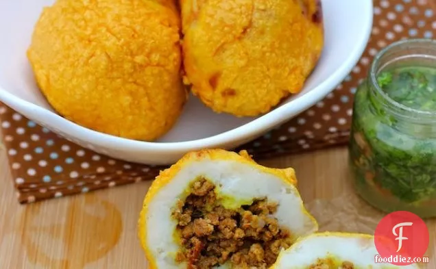 Colombian Style Stuffed Potatoes (Papas Rellenas Colombianas)