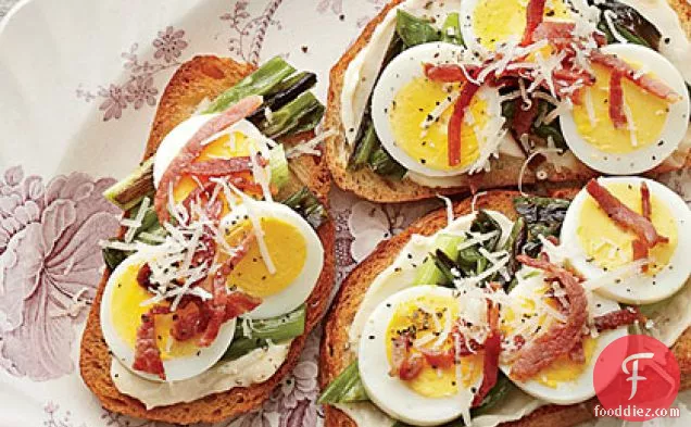 Country-Ham-and-Egg Toasts