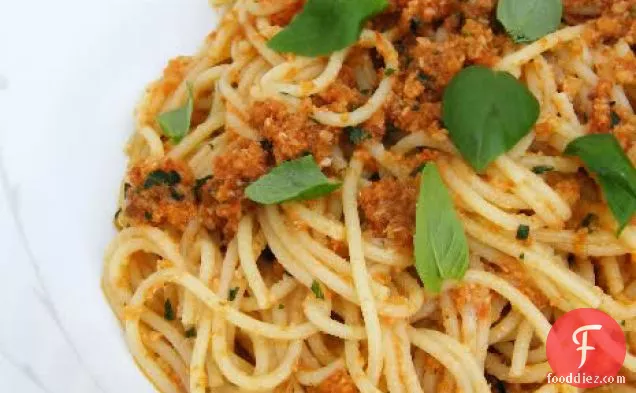Spaghetti con Pesto alla Siciliana