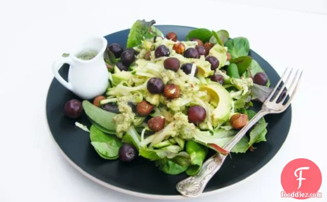 5:2 Diet - Avocado, Apple & Hazelnut Salad = 227 calories