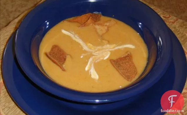 यह शीतकालीन दाल का सूप है (मिस्र-शोरबैट आड्स)