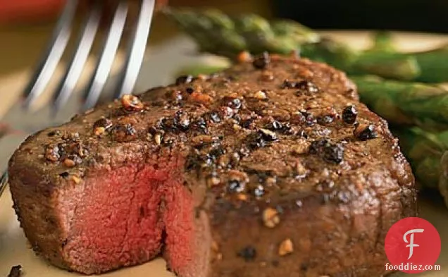 Spiced Pepper-Crusted Filet Mignon with Asparagus