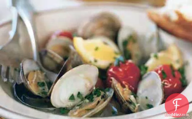 Almejas con Tomates (Clams with Cherry Tomatoes)